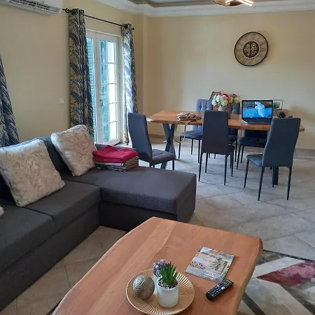 Béthel Guests: Bel&vaste T2 Près De Tavira Appartement Conceição