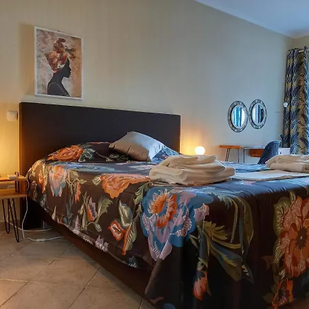 Béthel Guests: Bel&vaste T2 Près De Tavira Appartement Conceição