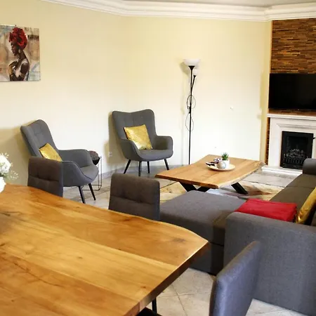 Béthel Guests: Bel&vaste T2 Près De Tavira Appartement Conceição